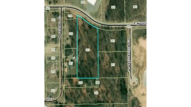 overhead map of 1312 E Washington St White Cloud MI property.